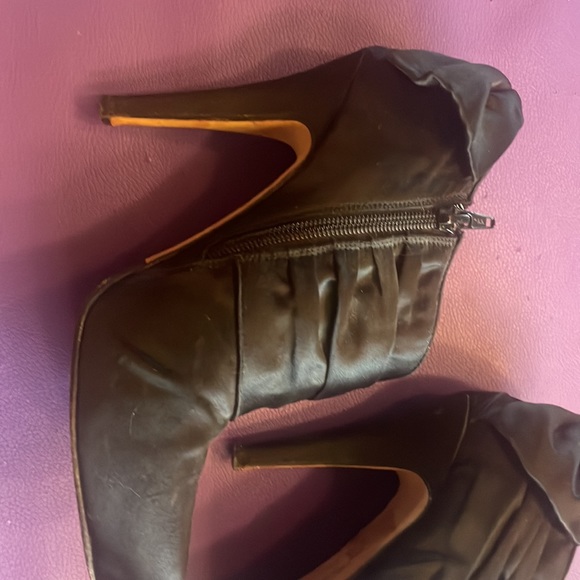 STEVEN STEVE MADDEN black satin ankle boots bow back sz6 platform - Picture 3 of 9